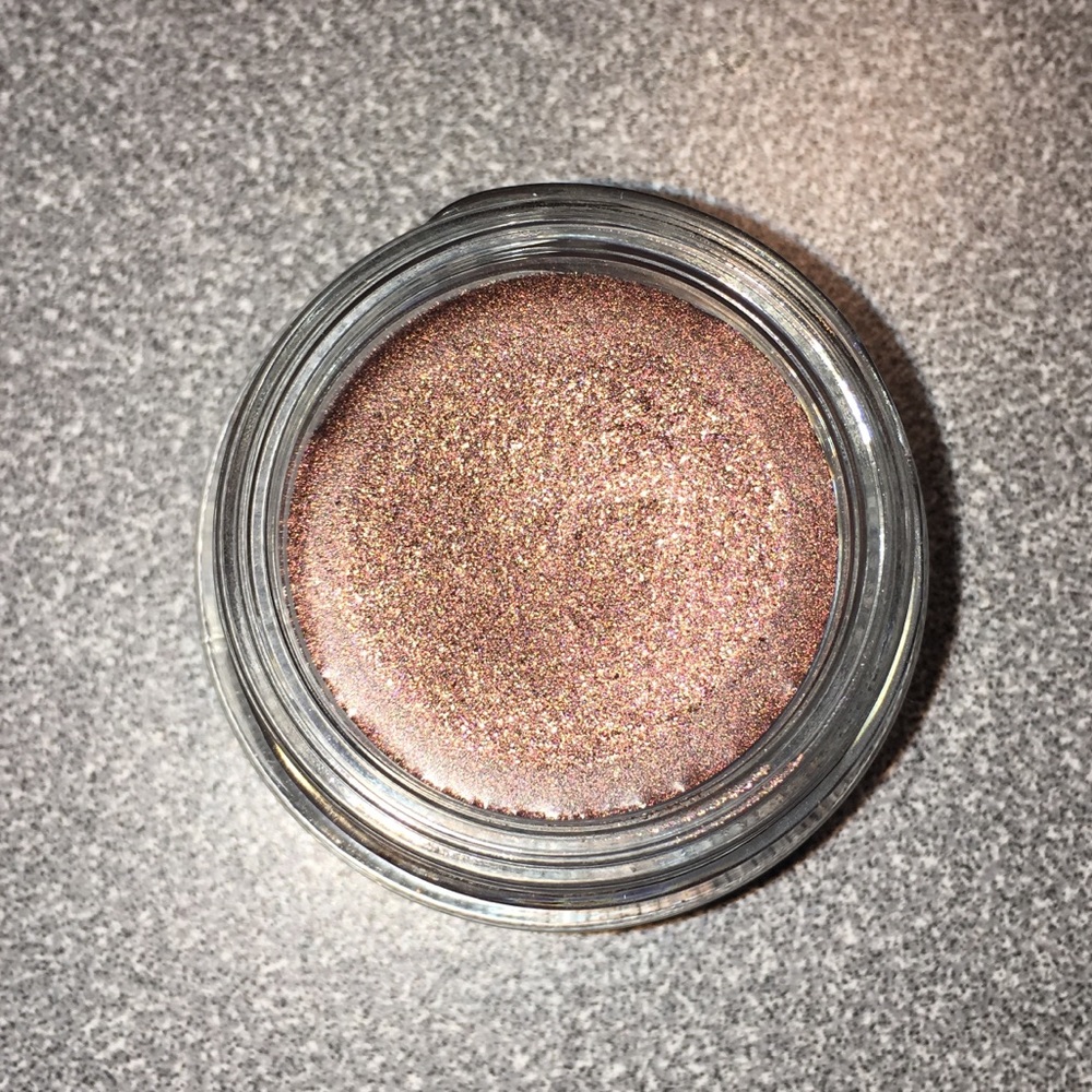 Kylie Cosmetics Golden Plum Eyeshadow